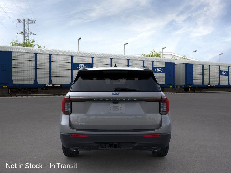 2025 Ford Explorer photo 5