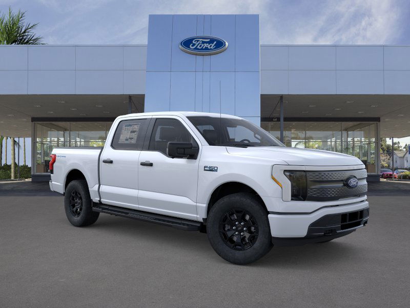 2025 Ford F-150 Lightning XLT photo 7