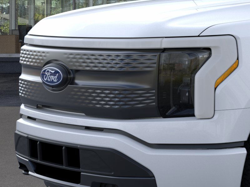 2025 Ford F-150 Lightning XLT photo 16