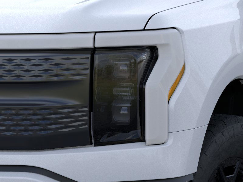 2025 Ford F-150 Lightning XLT photo 17