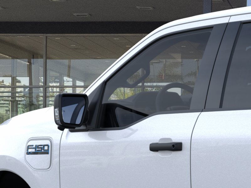 2025 Ford F-150 Lightning XLT photo 19