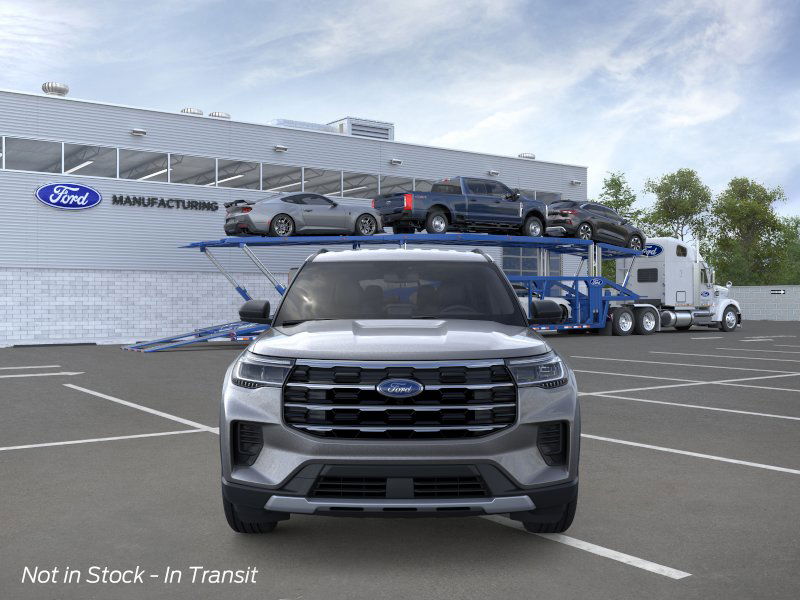 2025 Ford Explorer photo 2