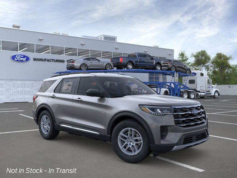 2025 Ford Explorer photo 3