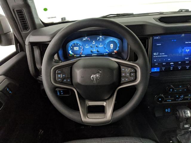2025 Ford Bronco Base photo 15