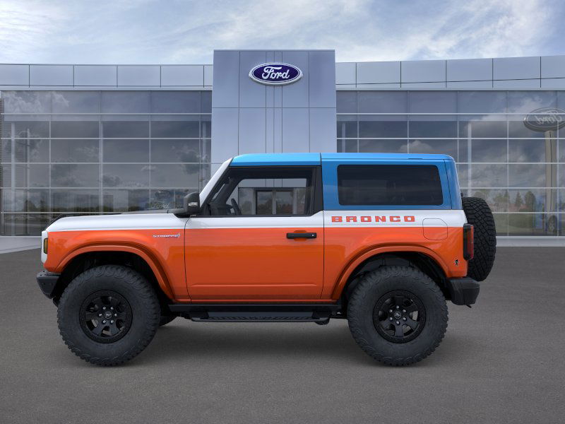 2025 Ford Bronco First Edition photo 3