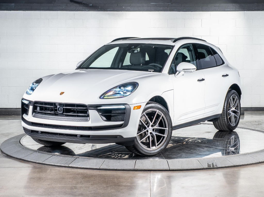 2025 Porsche Macan S