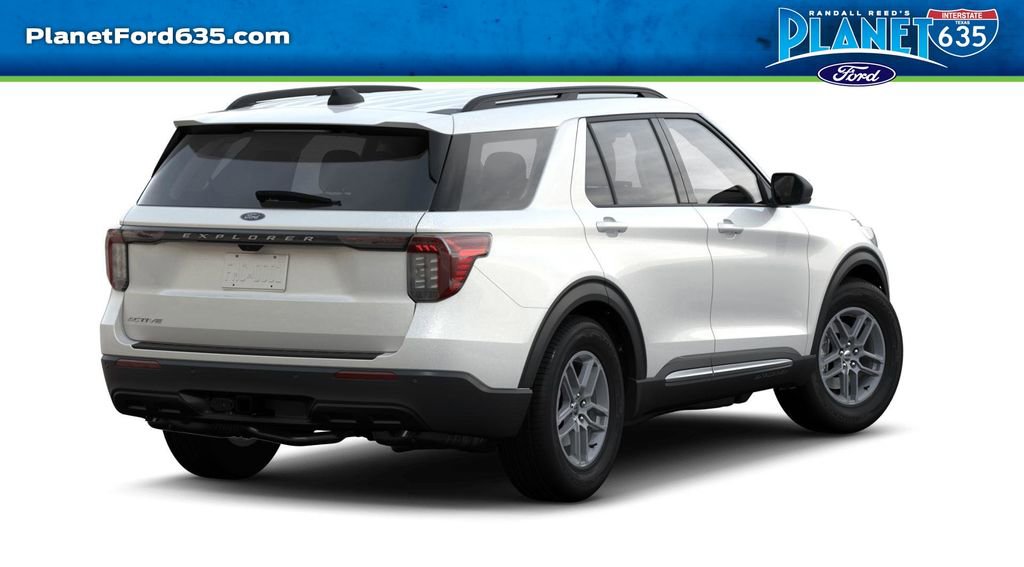 2025 Ford Explorer photo 3