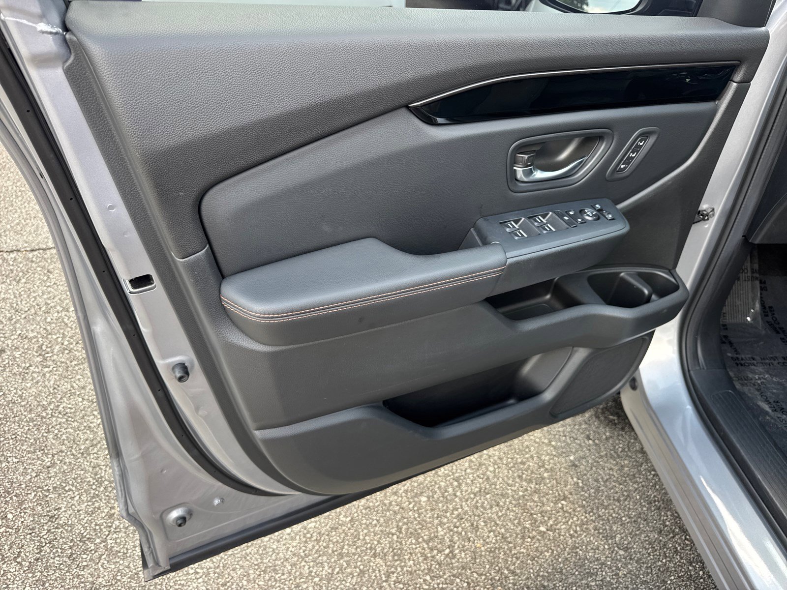 2024 Honda Pilot TrailSport photo 10
