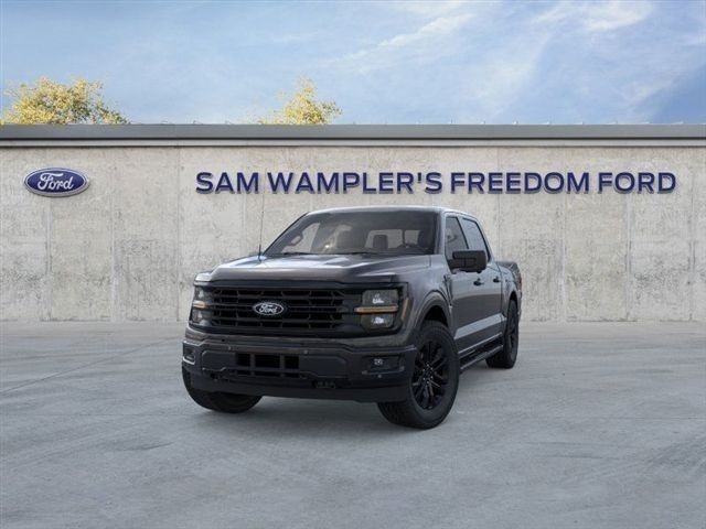 2025 Ford F-150 XLT photo 2