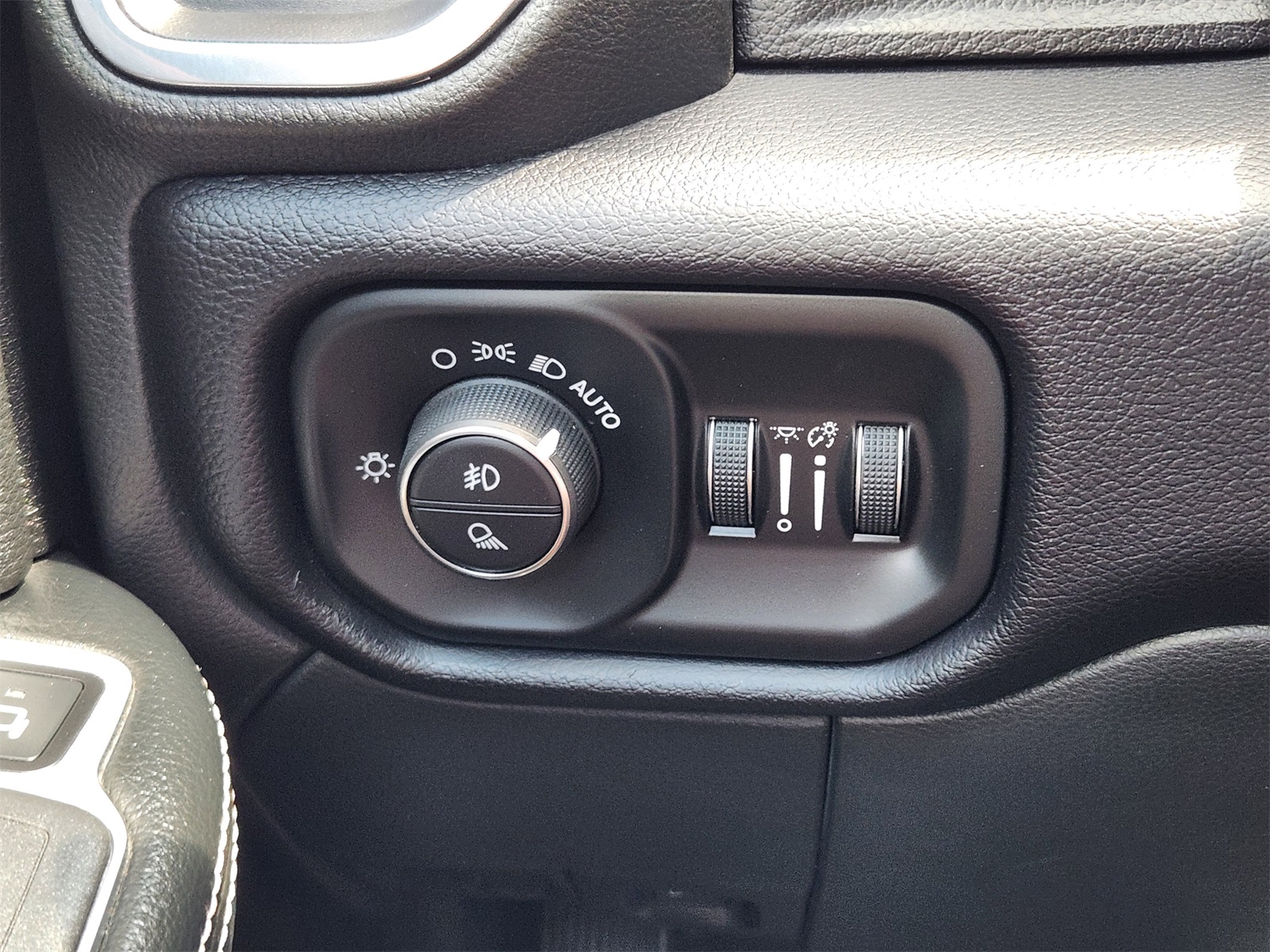 2021 Ram 2500 Laramie photo 18