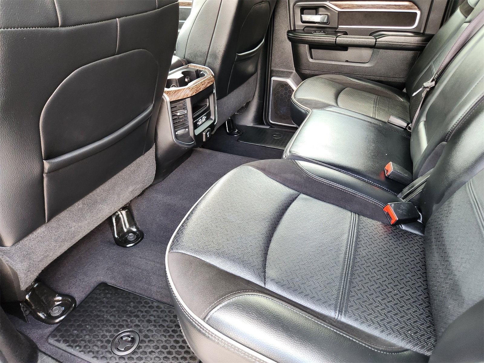 2021 Ram 2500 Laramie photo 26