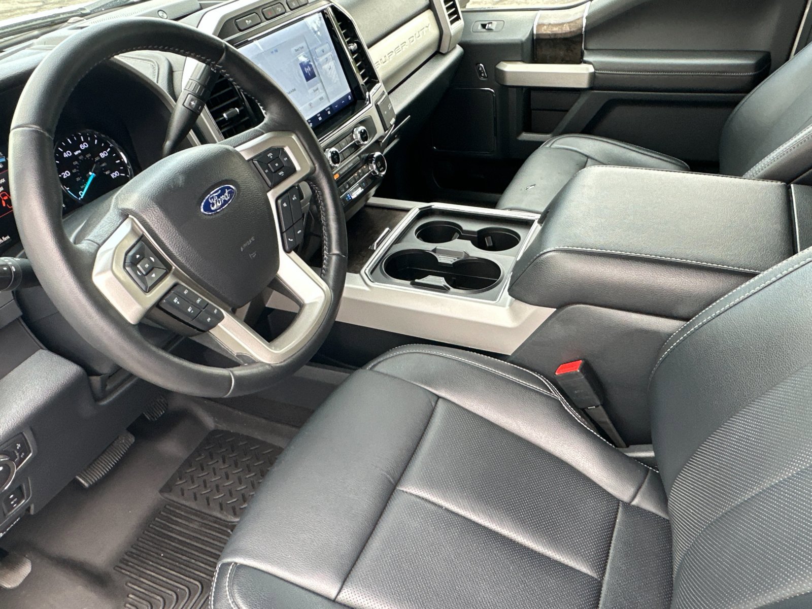 2022 Ford F-350 Lariat photo 9