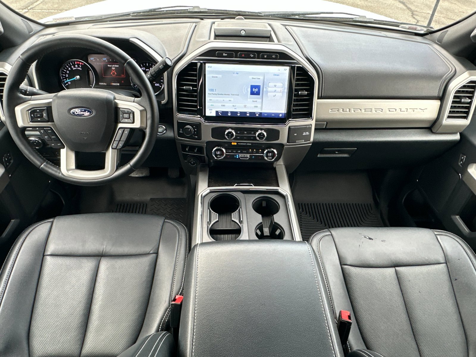 2022 Ford F-350 Lariat photo 12