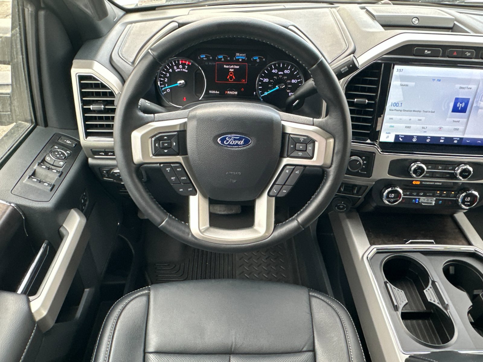 2022 Ford F-350 Lariat photo 13