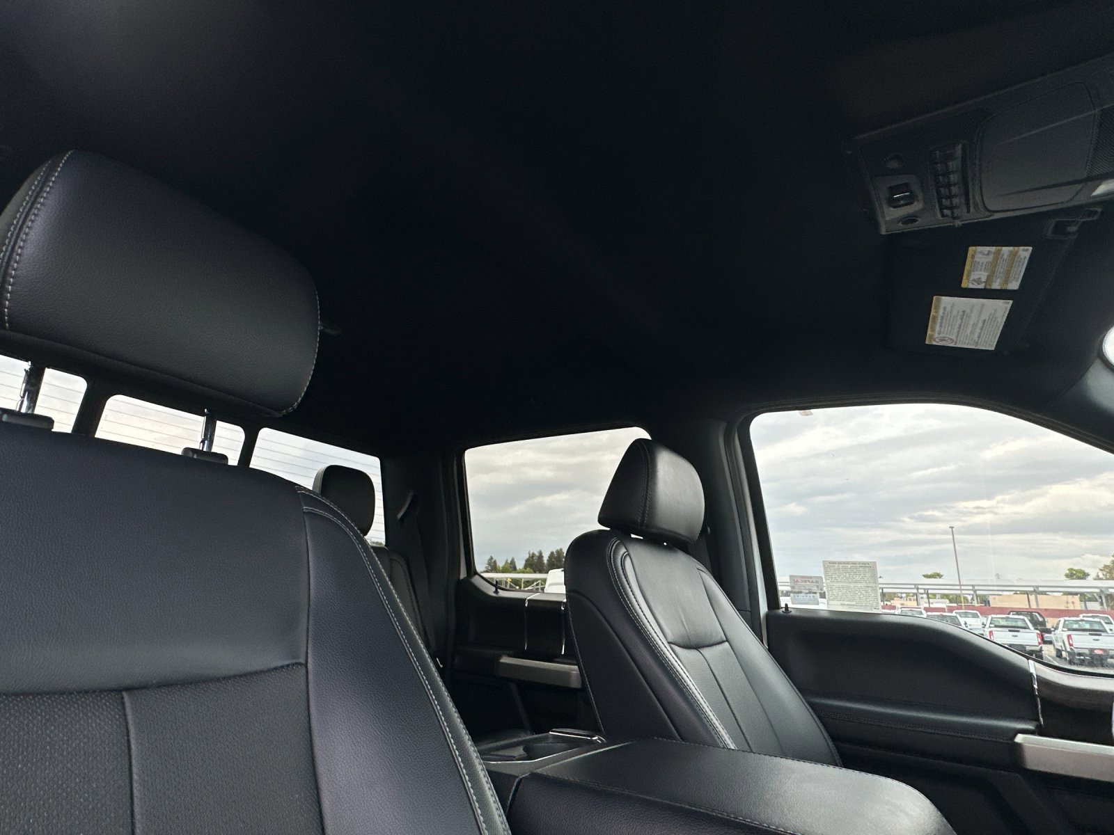 2022 Ford F-350 Lariat photo 15