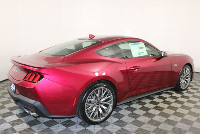2025 Ford Mustang GT Premium photo 2