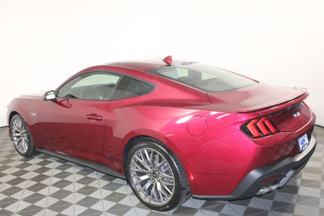 2025 Ford Mustang GT Premium photo 4