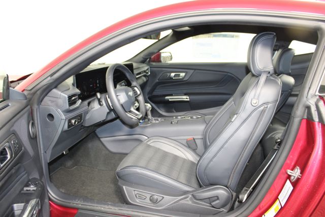 2025 Ford Mustang GT Premium photo 13
