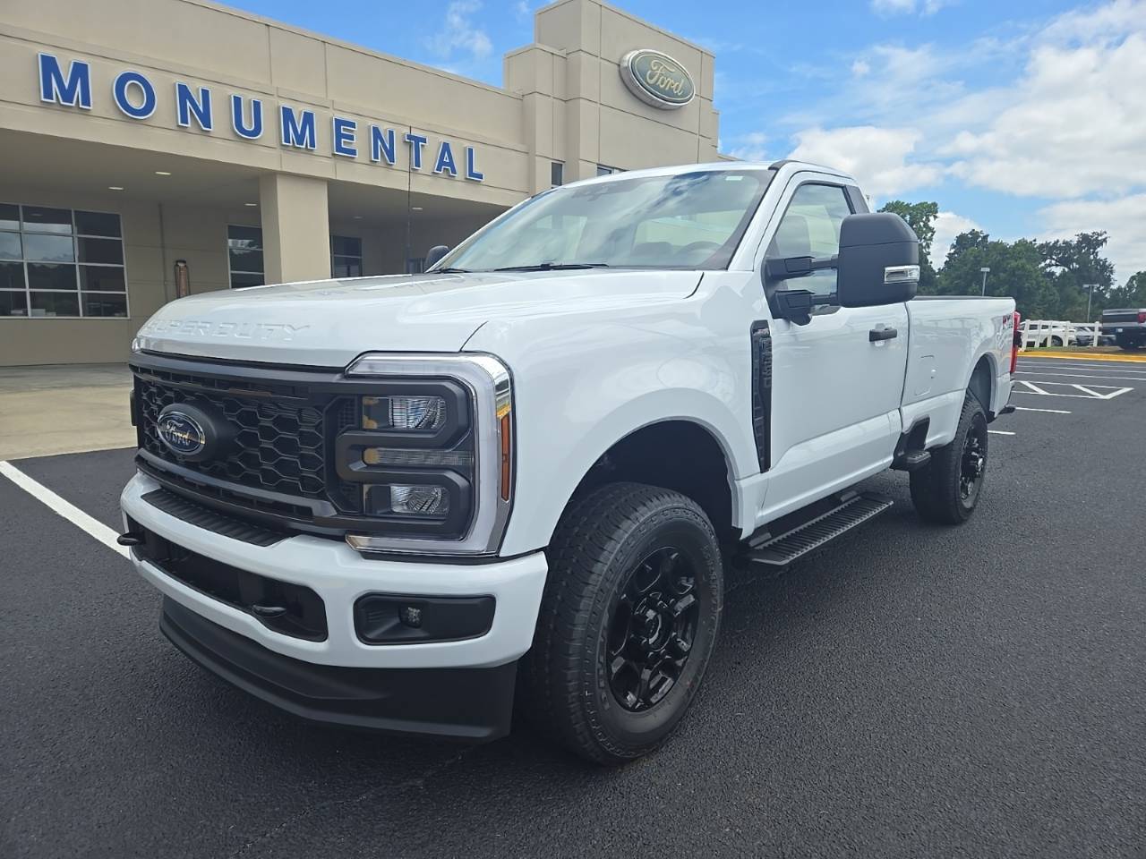 2025 Ford F-350 Super Duty XL's photo