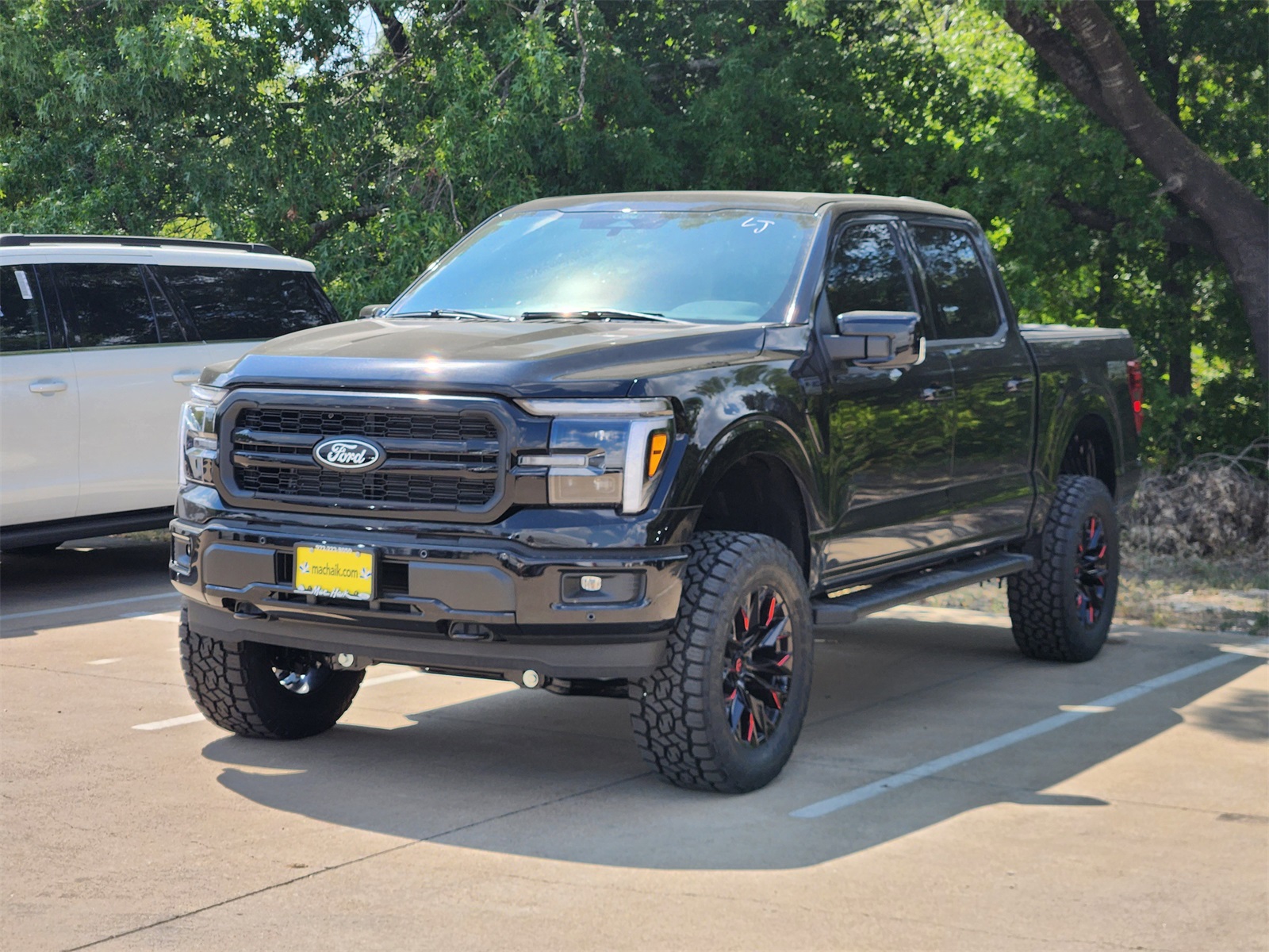 2025 Ford F-150 Lariat photo 2