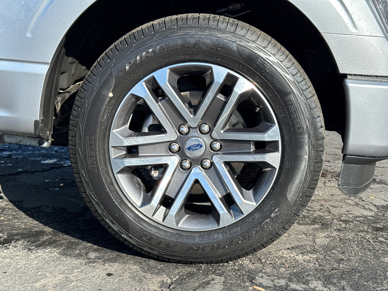 2022 Ford F-150 XL photo 6