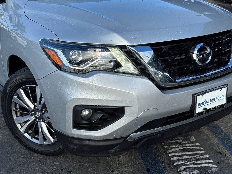 2019 Nissan Pathfinder SL photo 3