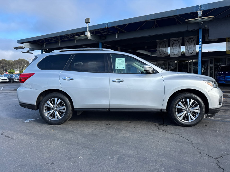 2019 Nissan Pathfinder SL photo 7