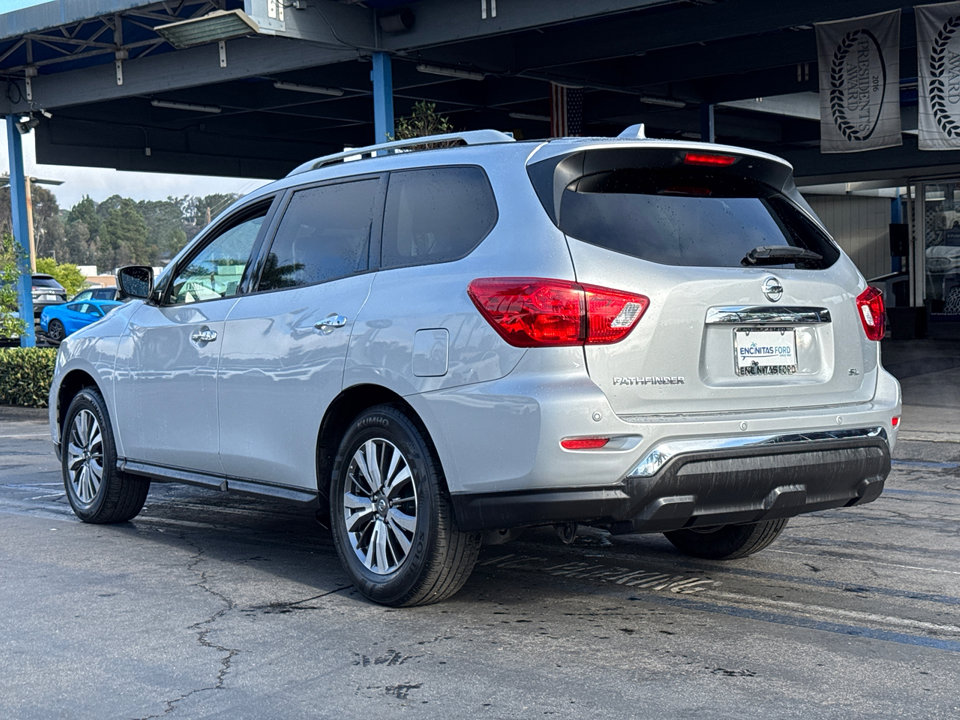 2019 Nissan Pathfinder SL photo 10