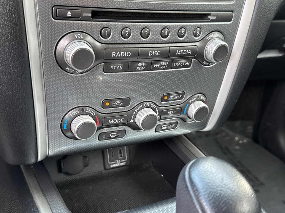2019 Nissan Pathfinder SL photo 28