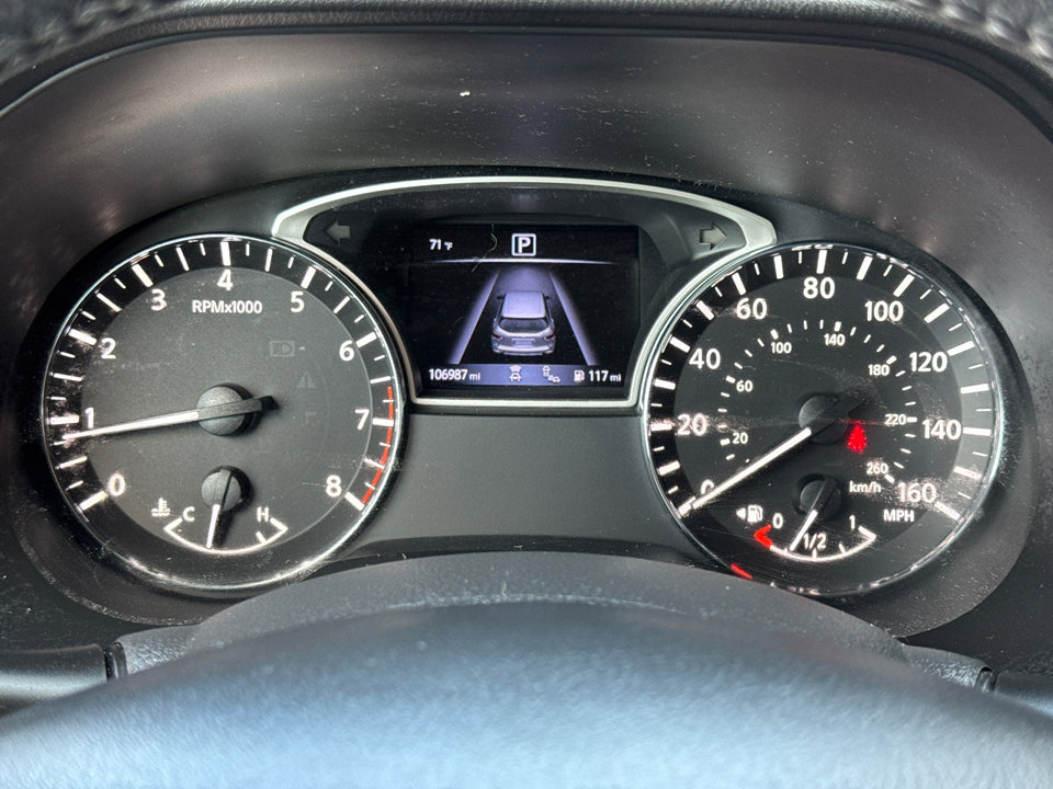 2019 Nissan Pathfinder SL photo 29
