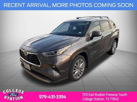 2023 Toyota Highlander Platinum