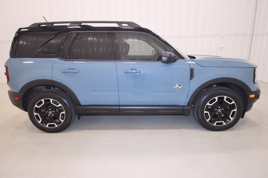 2022 Ford Bronco Sport Outer Banks photo 2