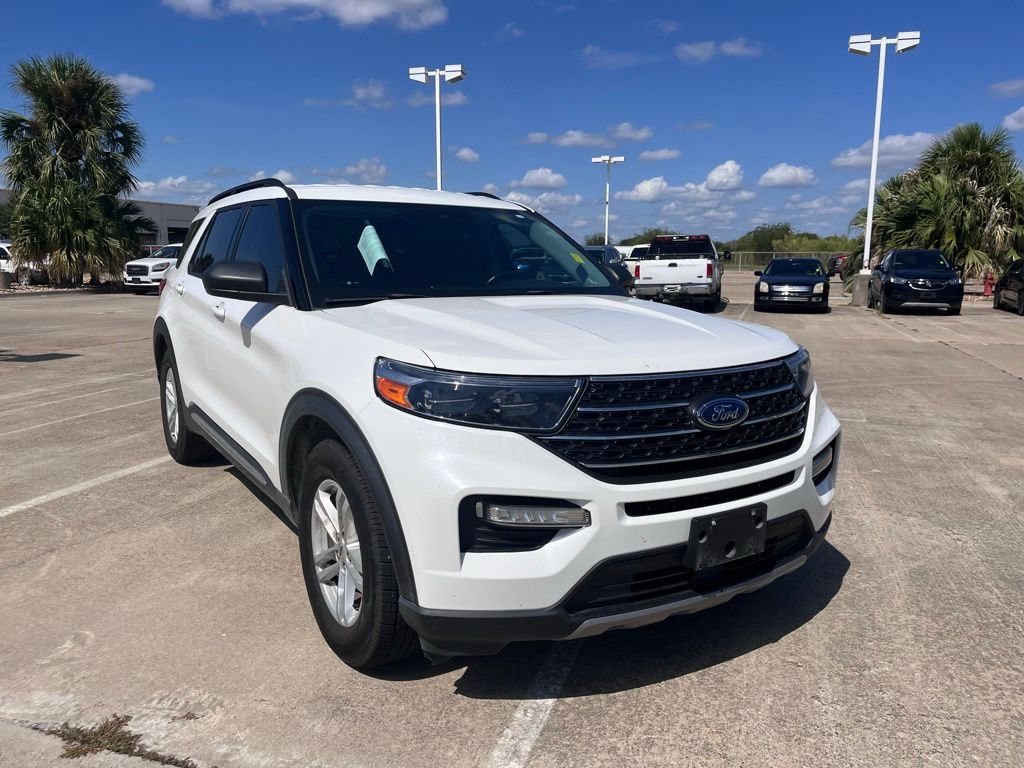 2022 Ford Explorer XLT photo 3