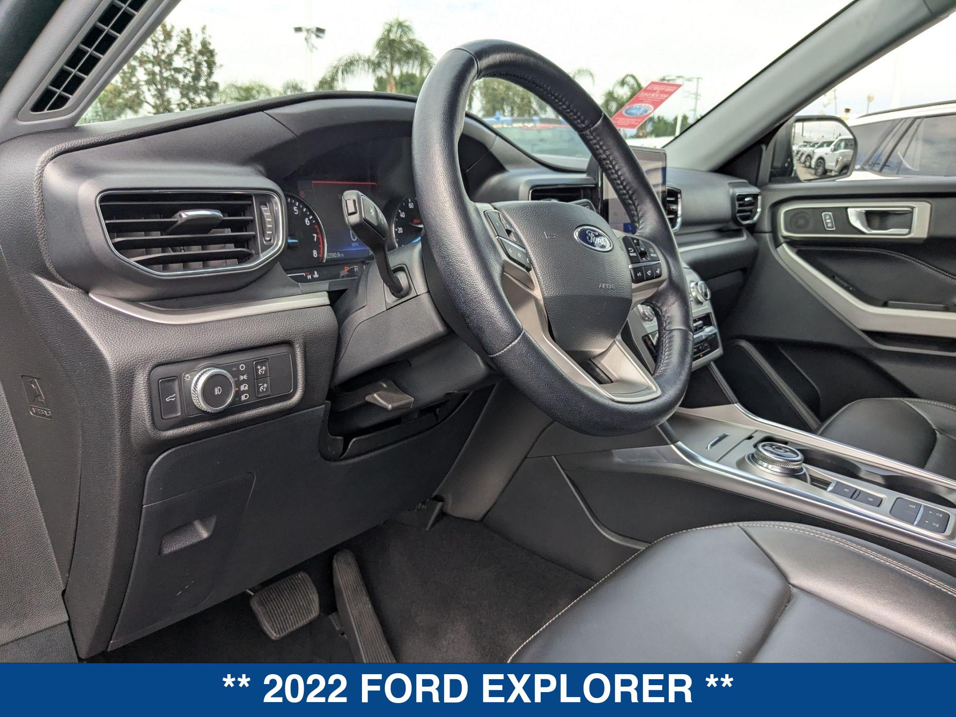 2022 Ford Explorer XLT photo 12
