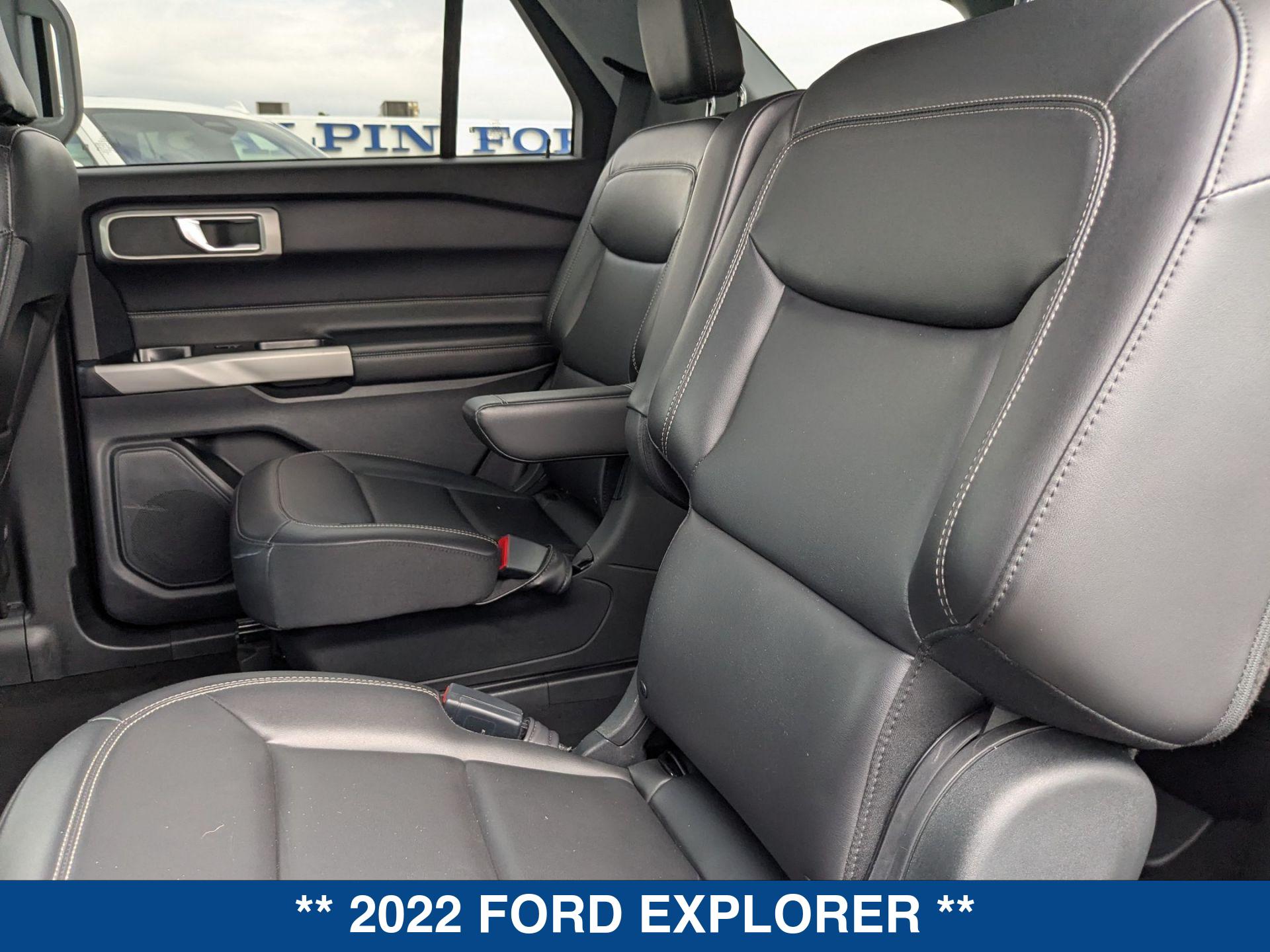 2022 Ford Explorer XLT photo 21