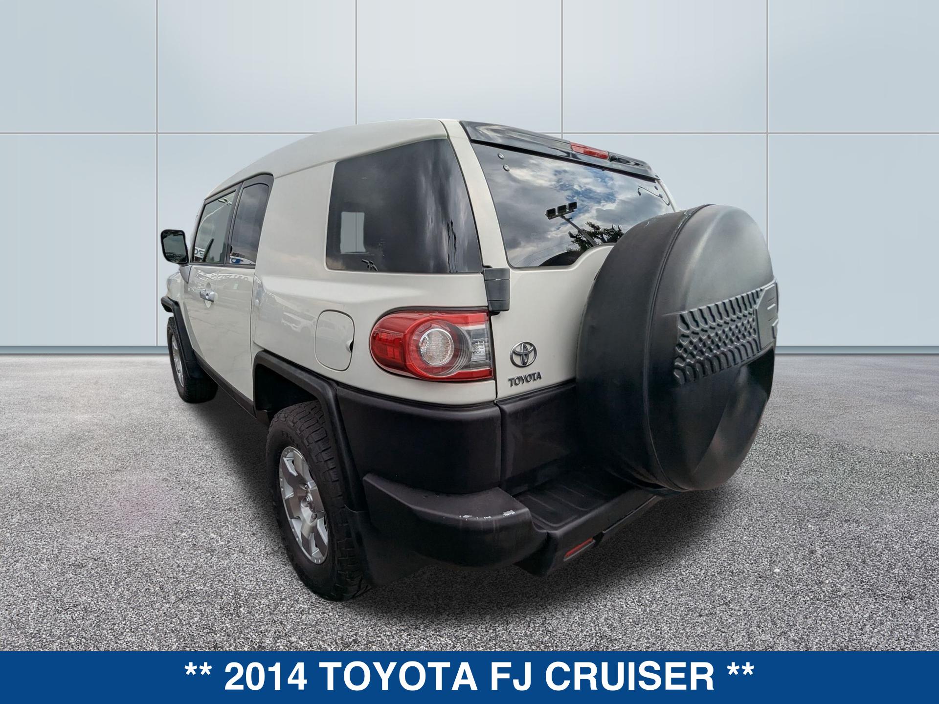 2014 Toyota FJ Cruiser Base photo 3