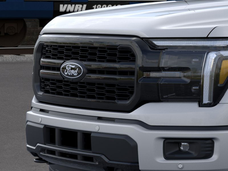 2025 Ford F-150 Lariat photo 11