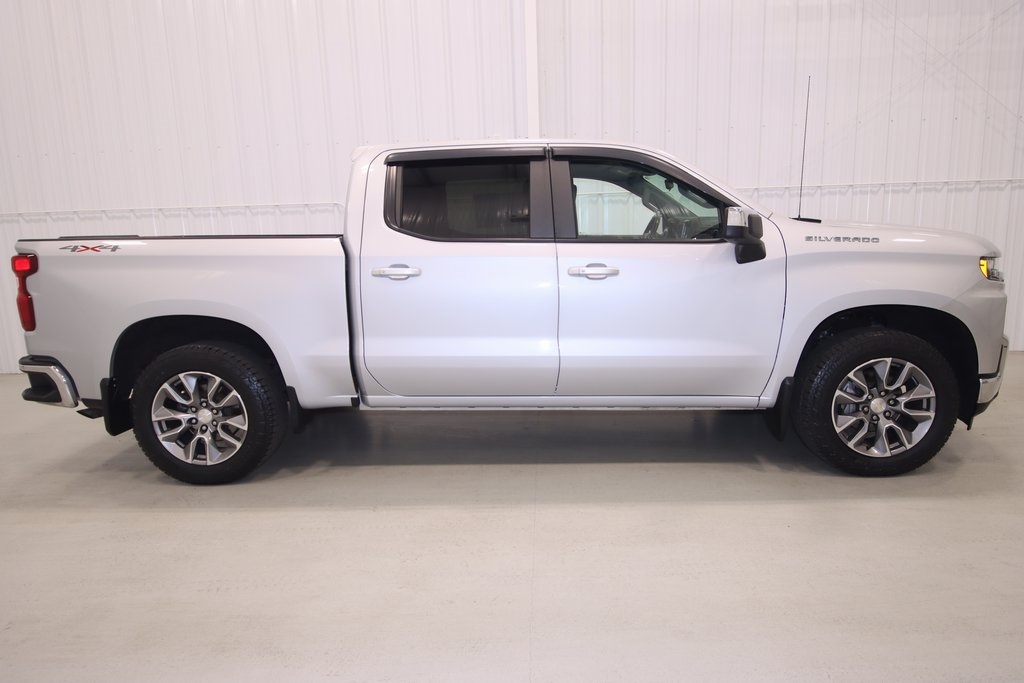 2019 Chevrolet Silverado 1500 LT photo 2