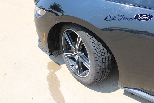 2024 Ford Mustang photo 9