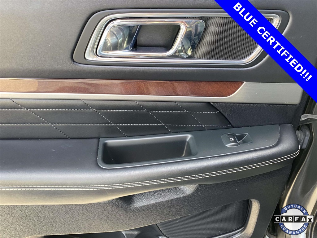 2019 Ford Explorer Platinum photo 13