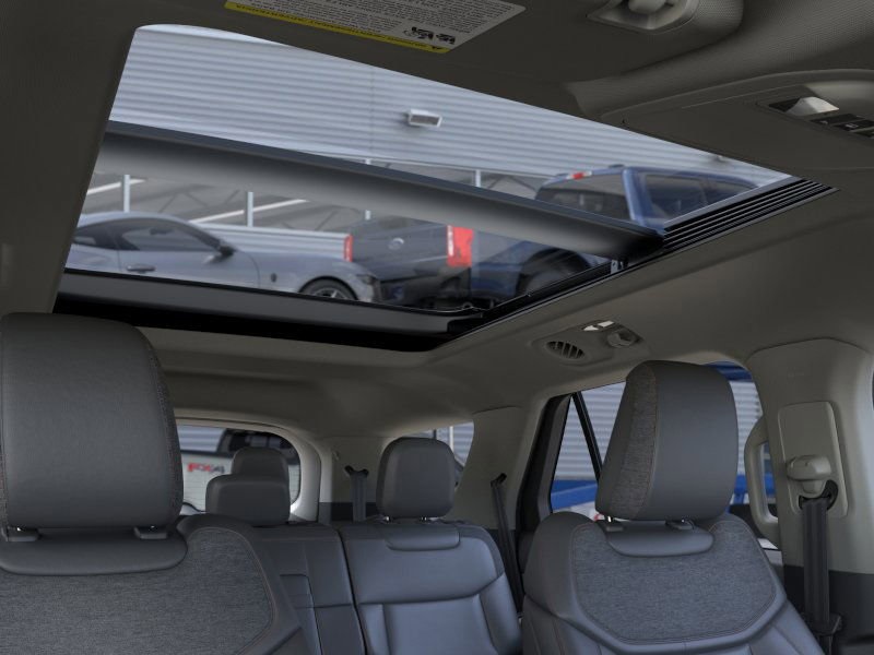 2025 Ford Explorer photo 16