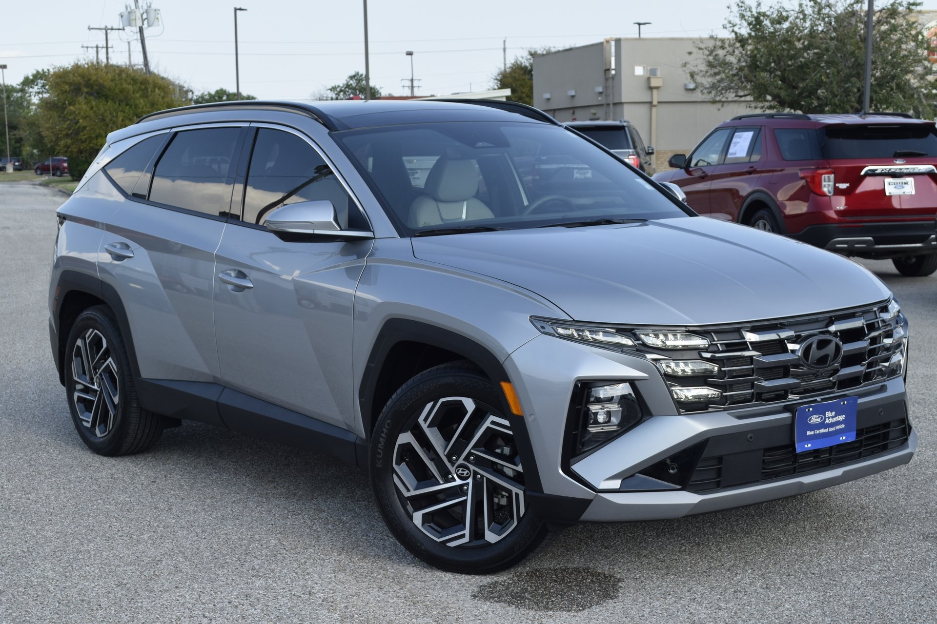 2025 Hyundai Tucson Limited photo 2