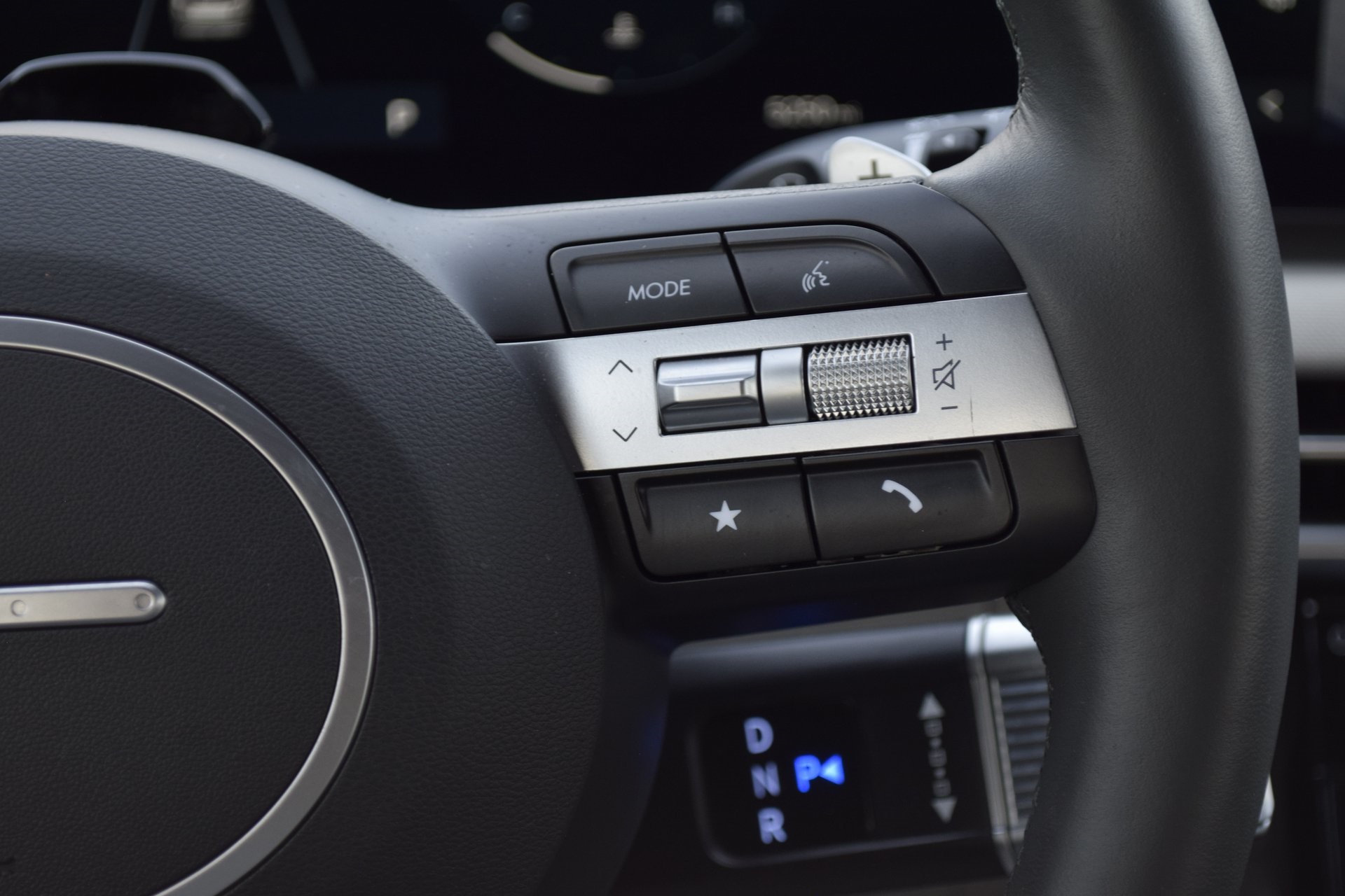 2025 Hyundai Tucson Limited photo 8