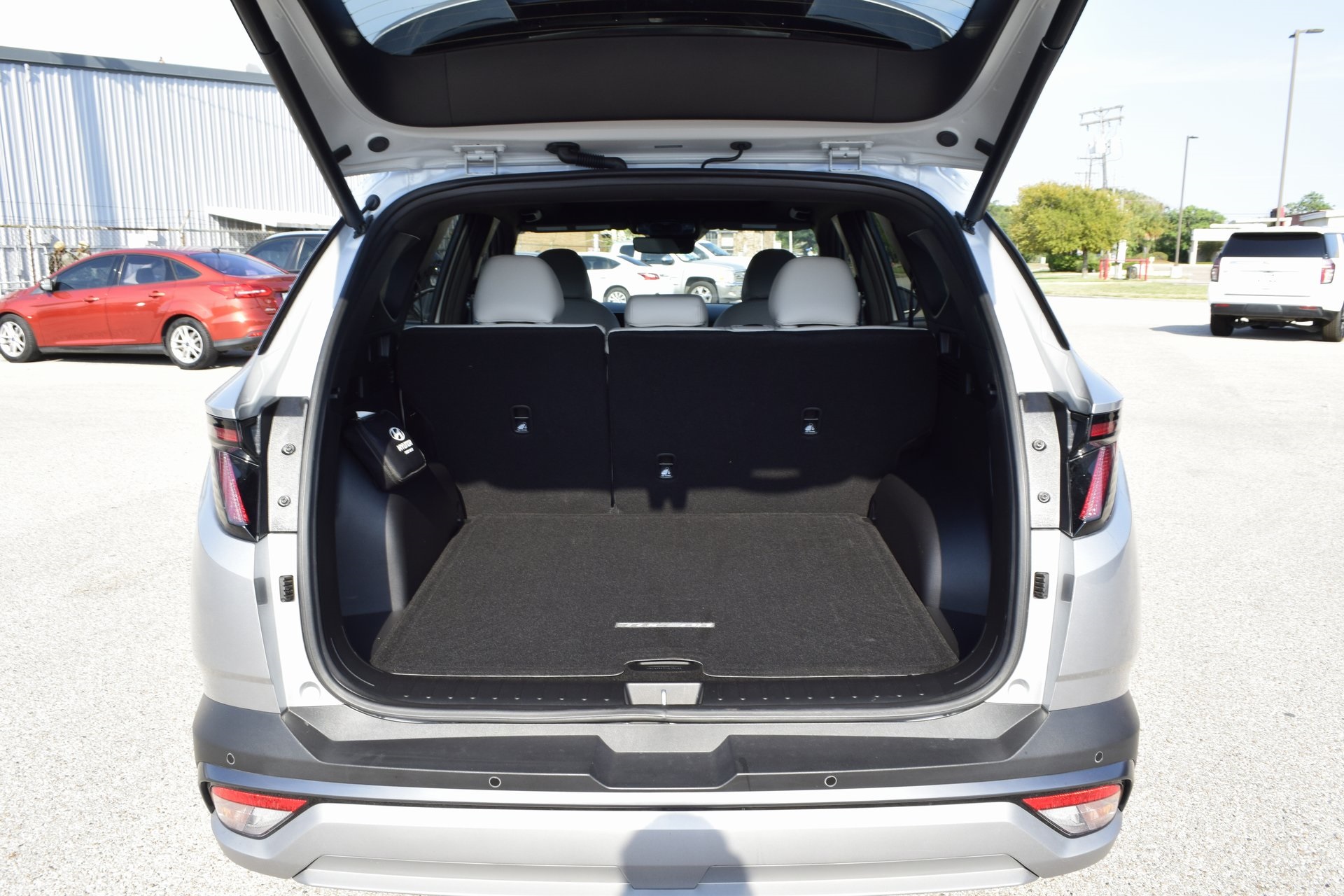 2025 Hyundai Tucson Limited photo 16