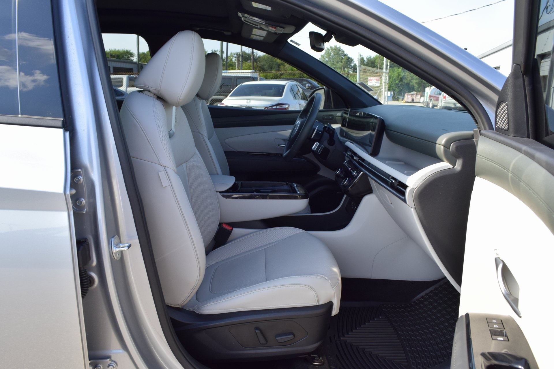 2025 Hyundai Tucson Limited photo 18