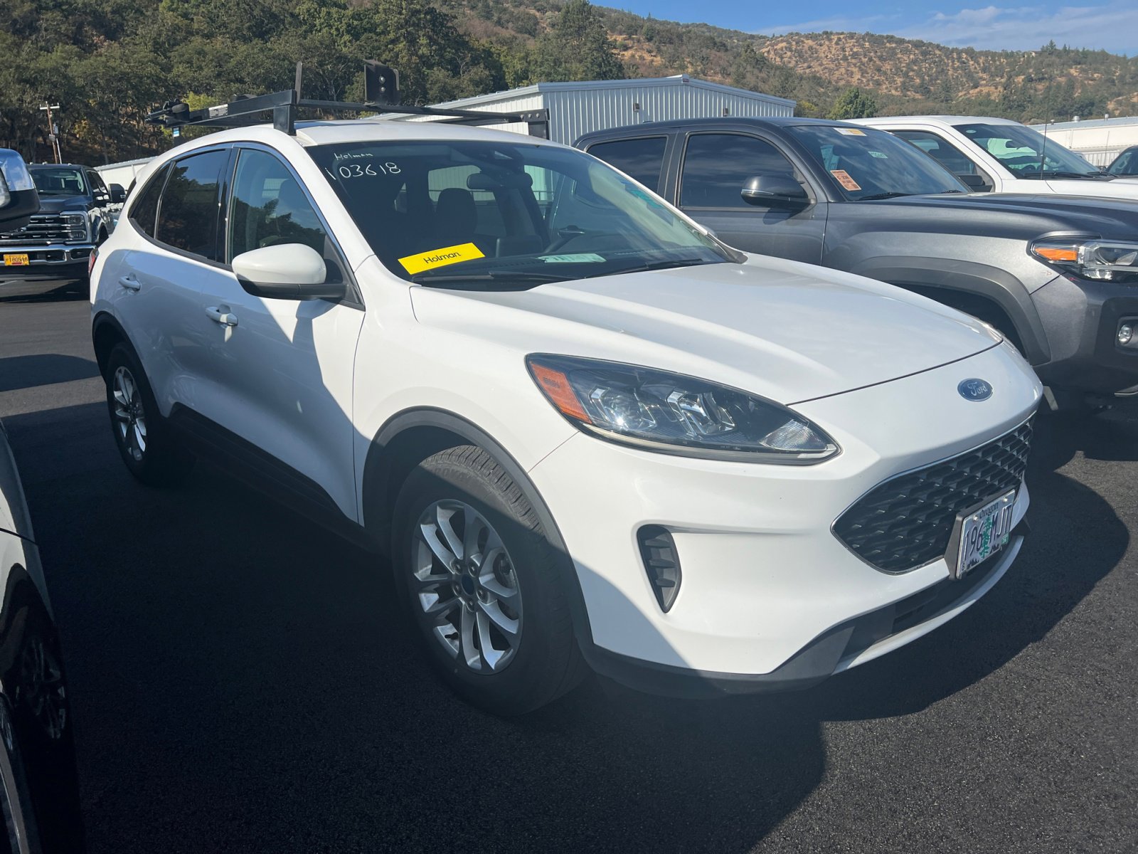 2020 Ford Escape SE photo 3
