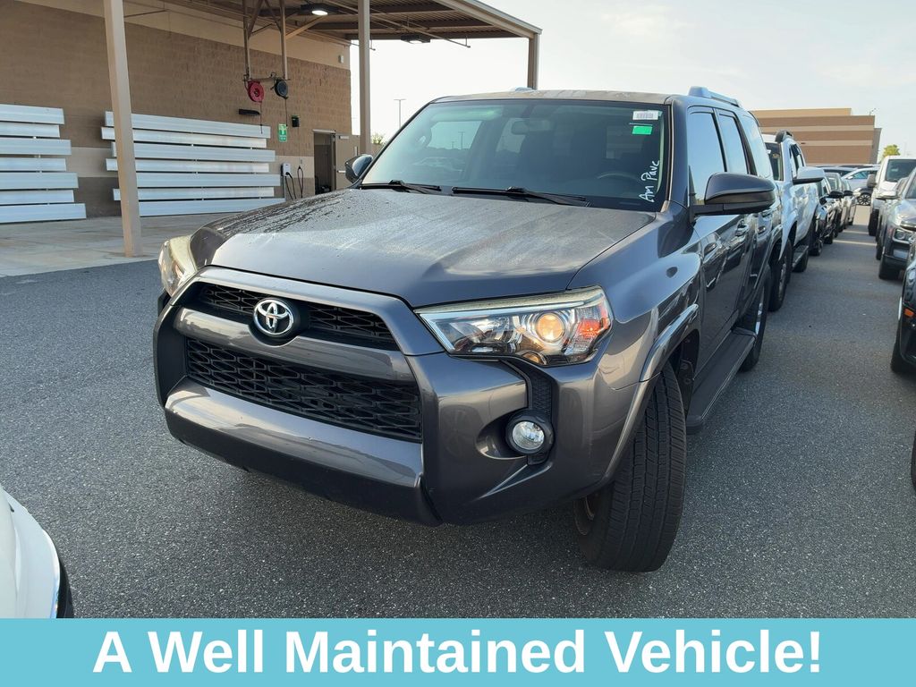 2016 Toyota 4Runner SR5 photo 3