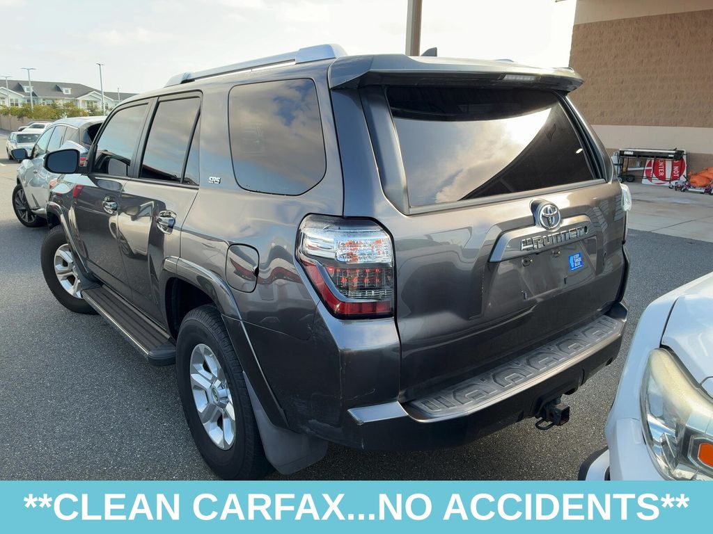 2016 Toyota 4Runner SR5 photo 4
