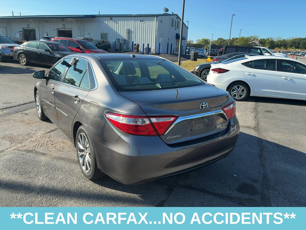 2016 Toyota Camry Hybrid XLE photo 5
