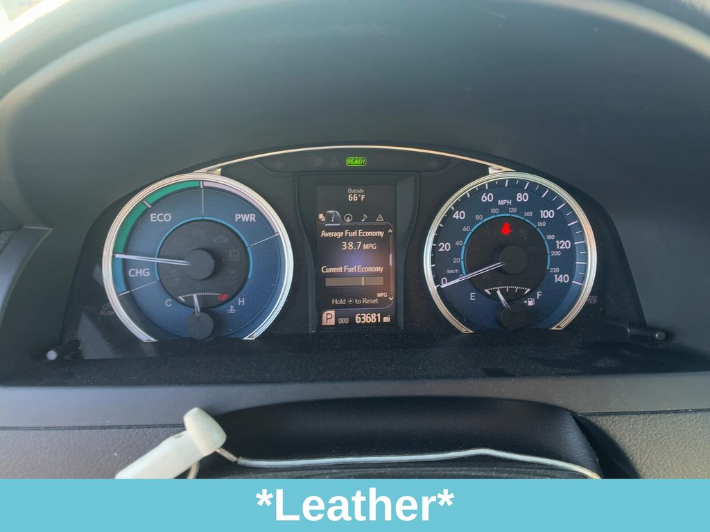2016 Toyota Camry Hybrid XLE photo 11